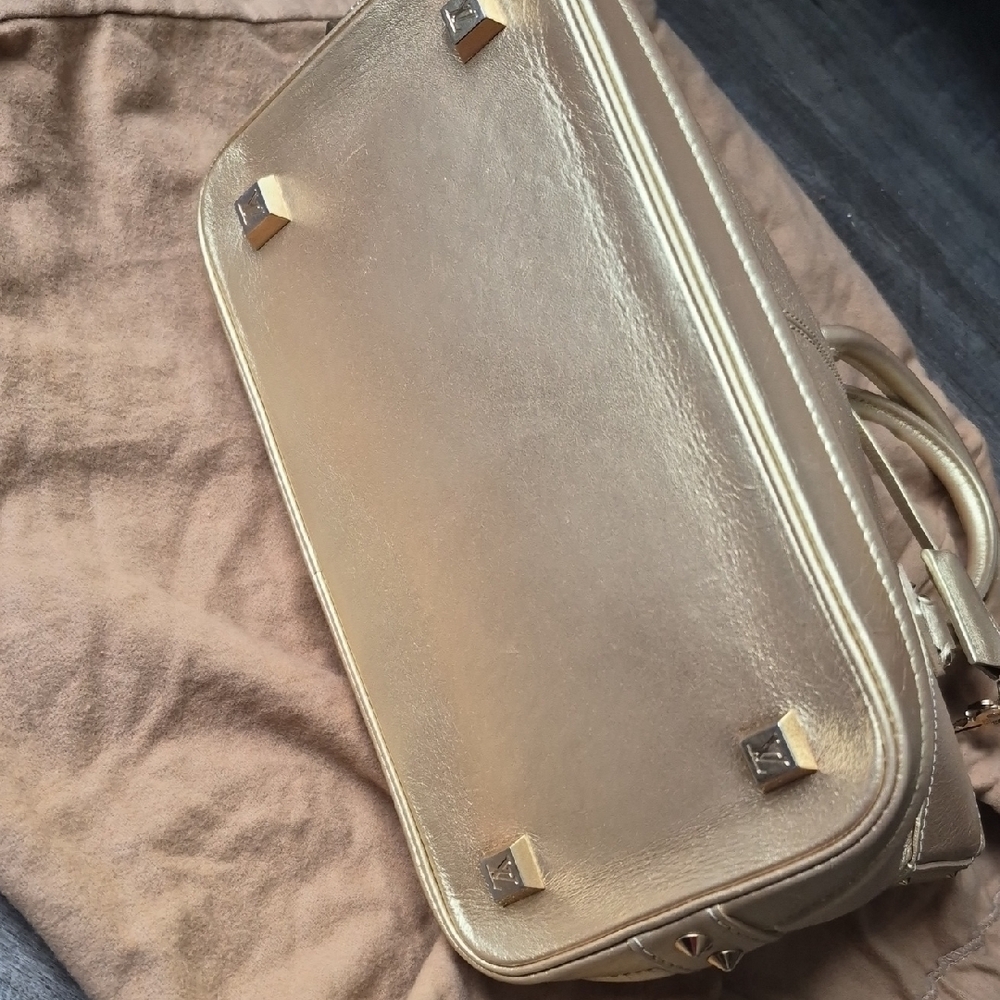 LOUIS VUITTON Suhari Lockit PM In Gold Large - Picture 11 of 17